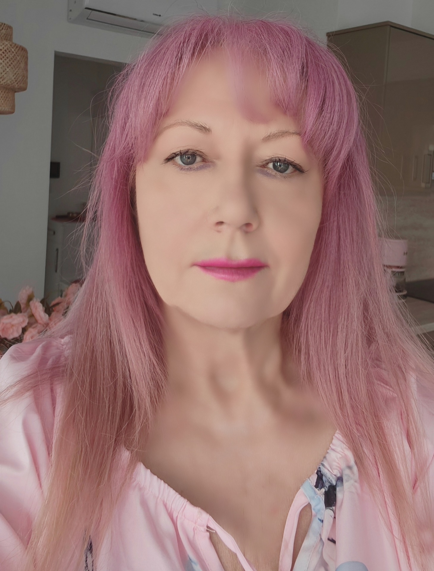 Juli Földesi Holistic Therapist, Healing Master and Fortune Teller